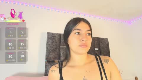 Snapshot of taniamilan chatting on 09/25/25, 10:30 Tania online show from 09/25/25, 10:30
