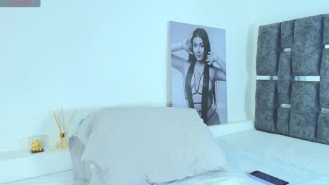 Snapshot of taniamilan chatting on 11/06/25, 11:33 Tania online show from 11/06/25, 11:33