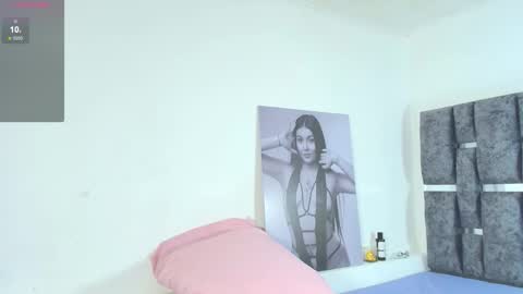 Snapshot of taniamilan chatting on 11/14/25, 02:49 Tania online show from 11/14/25, 02:49