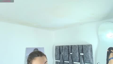 Snapshot of taniamilan chatting on 11/24/25, 10:59 Tania online show from 11/24/25, 10:59