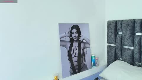 Snapshot of taniamilan chatting on 11/29/25, 11:13 Tania online show from 11/29/25, 11:13