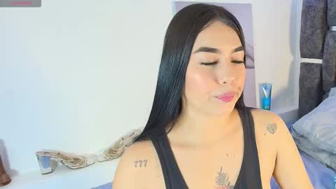 Snapshot of taniamilan chatting on 12/14/25, 11:59 Tania online show from 12/14/25, 11:59