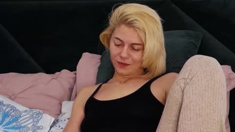 Snapshot of taniyagrey chatting on 02/19/26, 06:53 tanyaGrey online show from 02/19/26, 06:53