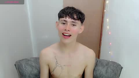 Snapshot of tanjiro_cute chatting on 01/01/25, 07:30 Andres online show from 01/01/25, 07:30