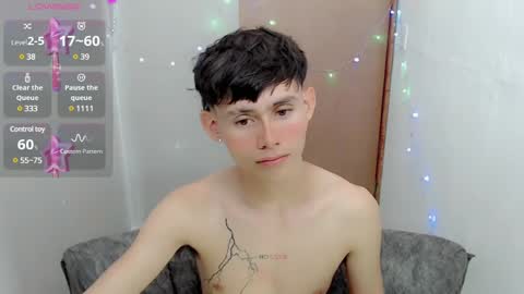 Snapshot of tanjiro_cute chatting on 01/04/25, 03:29 Andres online show from 01/04/25, 03:29