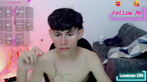 Snapshot of tanjiro_cute chatting on 01/18/25, 10:39 Andres online show from 01/18/25, 10:39