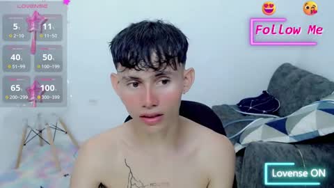 Snapshot of tanjiro_cute chatting on 01/22/25, 03:52 Andres online show from 01/22/25, 03:52