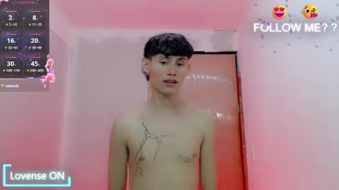 Snapshot of tanjiro_cute chatting on 02/15/25, 08:11 Andres online show from 02/15/25, 08:11