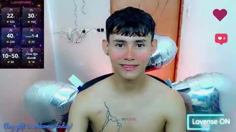 Snapshot of tanjiro_cute chatting on 10/15/25, 09:53 Andres online show from 10/15/25, 09:53