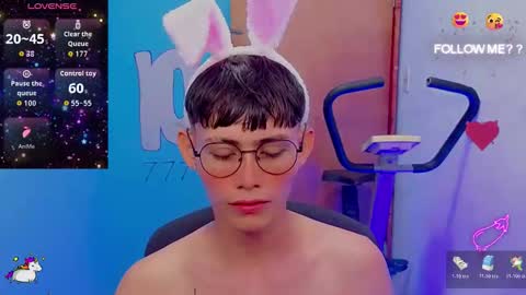 Snapshot of tanjiro_cute chatting on 06/10/26, 04:01 Andres online show from 06/10/26, 04:01