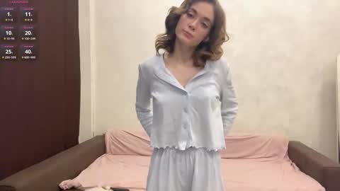 Mia online show from 03/22/26, 01:20