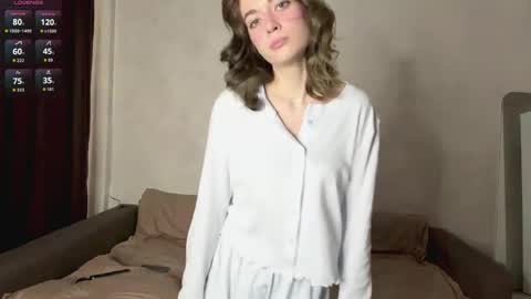 Mia online show from 04/01/26, 06:14