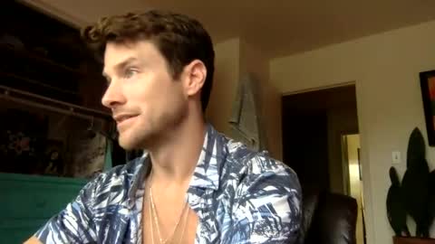 Dr. Love online show from 04/12/26, 02:22