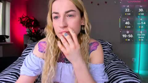 Snapshot of tanya_acid chatting on 02/24/25, 06:38 Tanya acid       online show from 02/24/25, 06:38