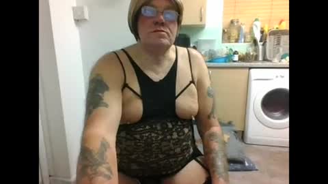 Snapshot of tanya_sissie_somerset chatting on 12/31/24, 11:06 tanya_sissie_somerset online show from 12/31/24, 11:06