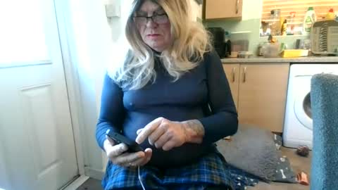 Snapshot of tanya_sissie_somerset chatting on 01/27/25, 02:35 tanya_sissie_somerset online show from 01/27/25, 02:35