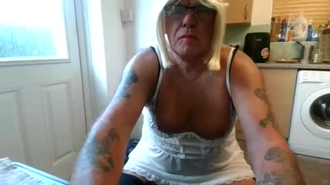 Snapshot of tanya_sissie_somerset chatting on 10/20/25, 03:34 tanya_sissie_somerset online show from 10/20/25, 03:34