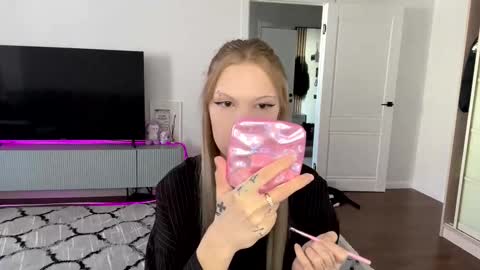 Snapshot of tanyaquartaro chatting on 02/10/26, 11:03 Alisa online show from 02/10/26, 11:03