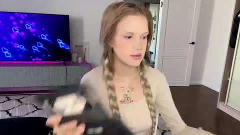 Snapshot of tanyaquartaro chatting on 02/11/26, 11:04 Alisa online show from 02/11/26, 11:04