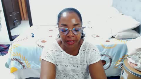 TANYTHOTTxx online show from 09/29/25, 10:14