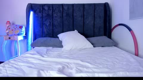 Snapshot of tara__ chatting on 11/04/25, 01:16 tara__ online show from 11/04/25, 01:16