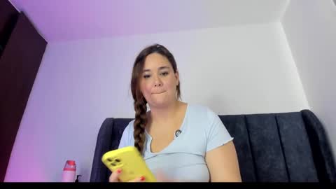 Snapshot of tara__ chatting on 11/17/25, 06:03 tara__ online show from 11/17/25, 06:03