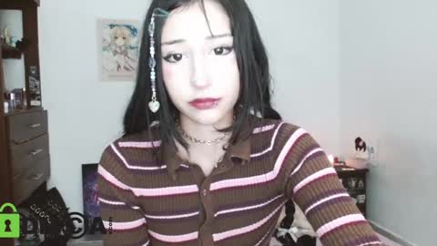 xemy Please help me to reach 1000 thumbs up online show from 02/11/25, 03:50