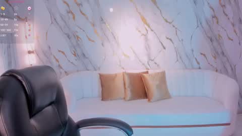 Tara Lawrence online show from 02/12/25, 04:33