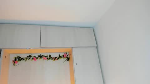  T A R A  online show from 10/09/25, 04:10