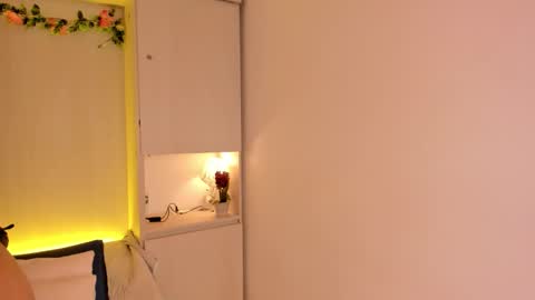  T A R A  online show from 03/20/26, 04:17