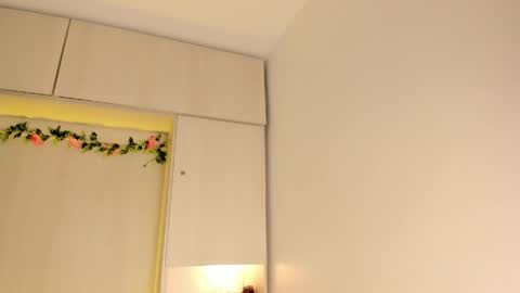  T A R A  online show from 04/08/26, 04:56