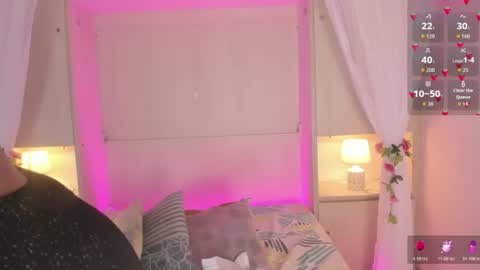 Snapshot of tarawiilson_ chatting on 07/16/26, 07:42 T A R A online show from 07/16/26, 07:42