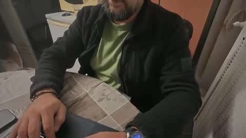 Snapshot of tarkan198 chatting on 10/29/25, 07:04 tarkan198 online show from 10/29/25, 07:04