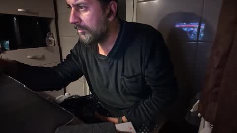 Snapshot of tarkan198 chatting on 11/14/25, 07:45 tarkan198 online show from 11/14/25, 07:45