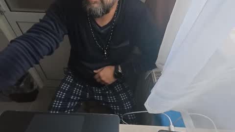 Snapshot of tarkan198 chatting on 11/30/25, 07:12 tarkan198 online show from 11/30/25, 07:12