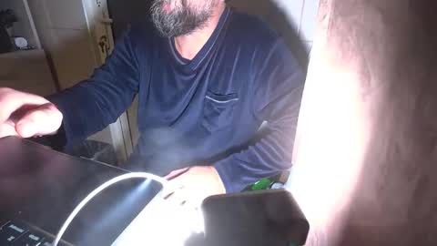 Snapshot of tarkan198 chatting on 12/14/25, 10:25 tarkan198 online show from 12/14/25, 10:25