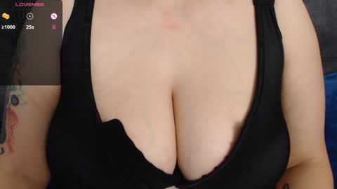 tarrant_ online show from 01/07/25, 01:35