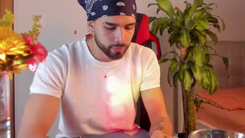 Snapshot of tarzanylobo chatting on 01/03/25, 03:49 Tarzan online show from 01/03/25, 03:49