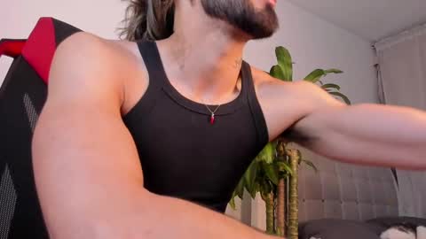 Snapshot of tarzanylobo chatting on 01/08/25, 04:44 Tarzan online show from 01/08/25, 04:44