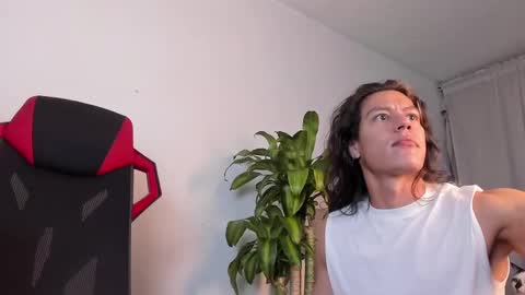 Snapshot of tarzanylobo chatting on 01/08/25, 08:16 Tarzan online show from 01/08/25, 08:16