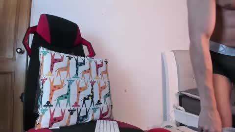 Snapshot of tarzanylobo chatting on 01/15/25, 06:22 Tarzan online show from 01/15/25, 06:22