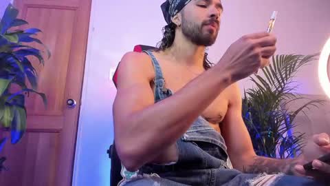 Snapshot of tarzanylobo chatting on 02/17/25, 01:36 Tarzan online show from 02/17/25, 01:36