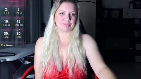 Snapshot of tasha__moon chatting on 10/18/25, 05:14 Tasha  Moon online show from 10/18/25, 05:14