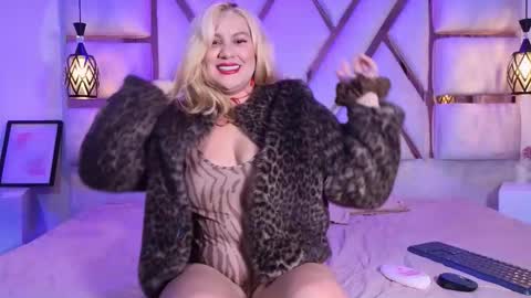 Snapshot of tasha_evans chatting on 11/04/25, 03:38 tasha online show from 11/04/25, 03:38