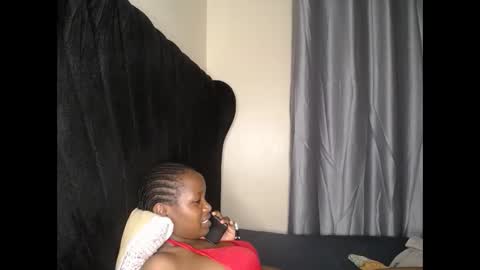 Snapshot of tasha_kimmy chatting on 10/27/25, 06:01 Ireen online show from 10/27/25, 06:01