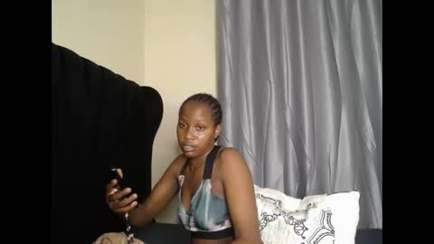 Snapshot of tasha_kimmy chatting on 10/31/25, 06:42 Ireen online show from 10/31/25, 06:42