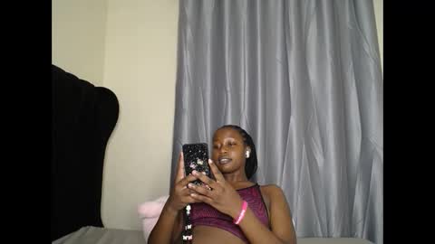 Snapshot of tasha_kimmy chatting on 11/13/25, 08:52 Ireen online show from 11/13/25, 08:52