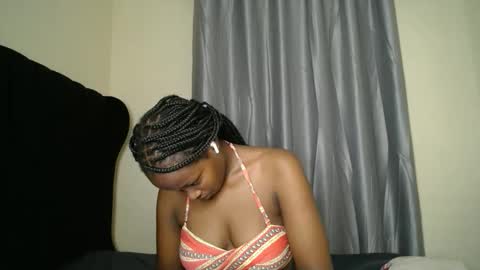 Snapshot of tasha_kimmy chatting on 11/21/25, 07:01 Ireen online show from 11/21/25, 07:01