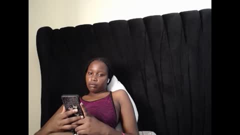 Snapshot of tasha_kimmy chatting on 11/24/25, 04:34 Ireen online show from 11/24/25, 04:34