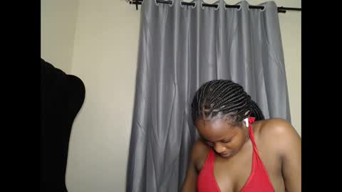 Snapshot of tasha_kimmy chatting on 11/28/25, 06:32 Ireen online show from 11/28/25, 06:32